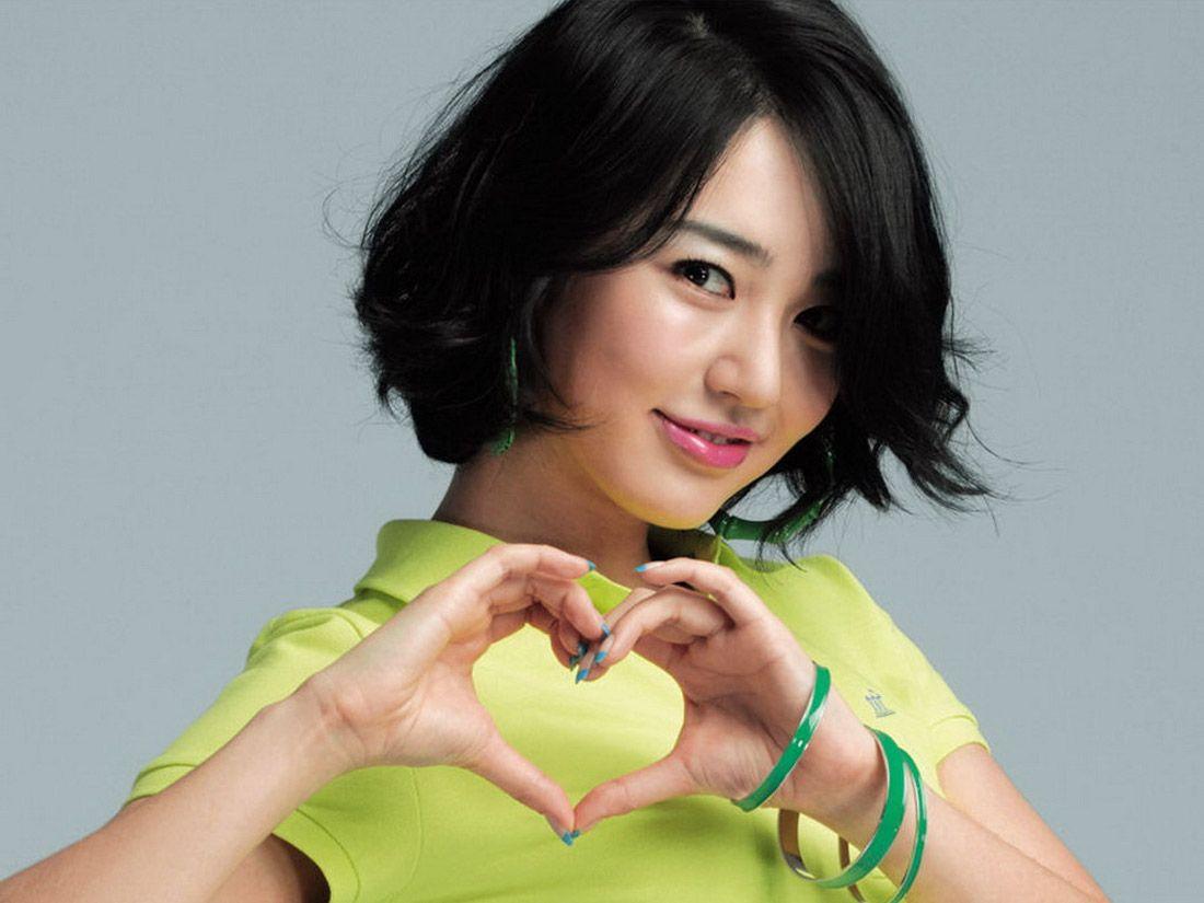 1100x825 Celebrity actress Yoon Eun Hye 32527 Wallpaper