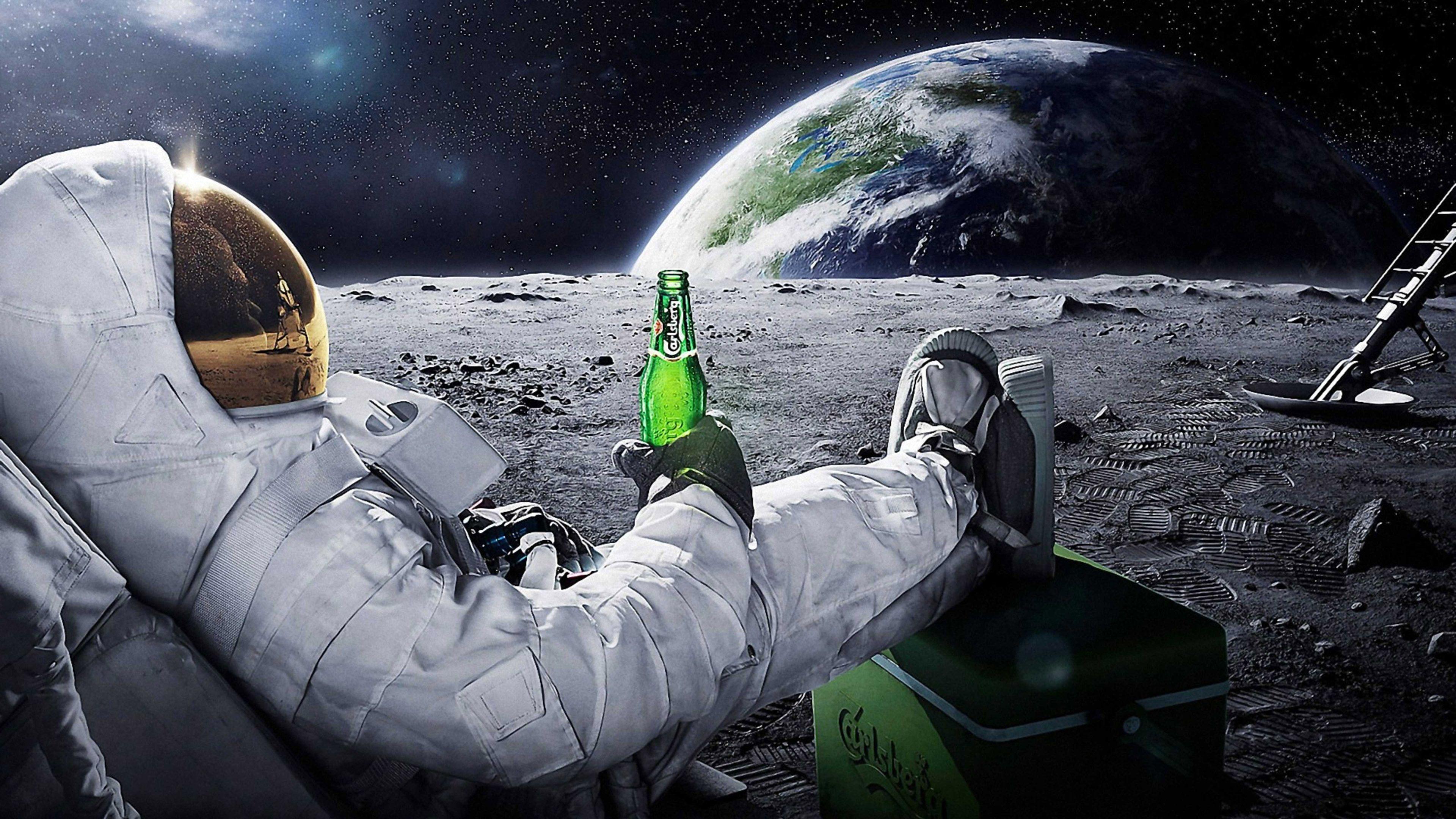 Astronaut On Moon Wallpapers - Top Free Astronaut On Moon Backgrounds -  WallpaperAccess