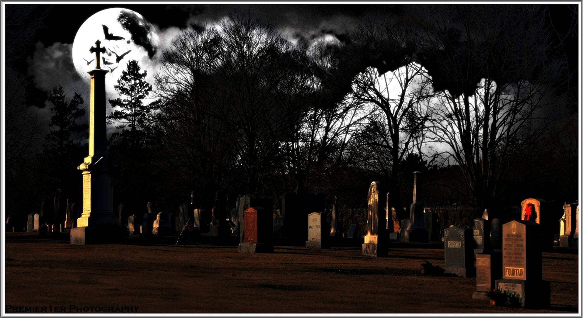 Кладбище ночь истории. Ночное кладбище. Кладбище ночью. Прогулка по кладбищу ночью. Могила ночью.