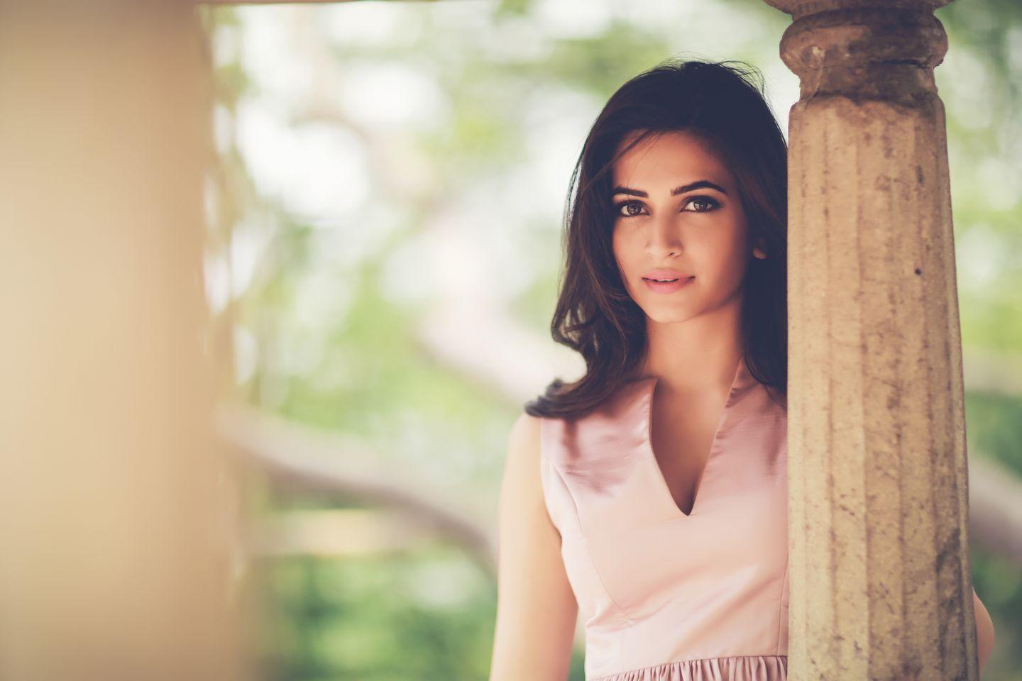 1440x960 Kriti Kharbanda Wallpaper Photo 55427 1440x960px