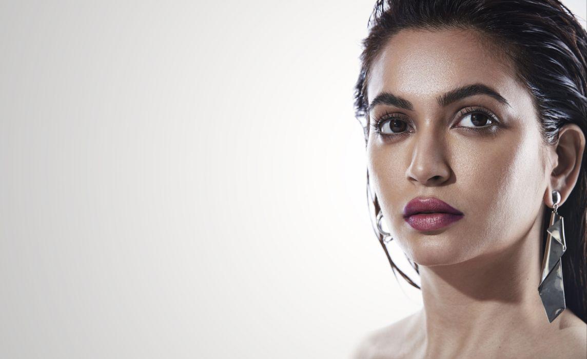 1144x700 Kriti Kharbanda 2 Wallpaperx1500