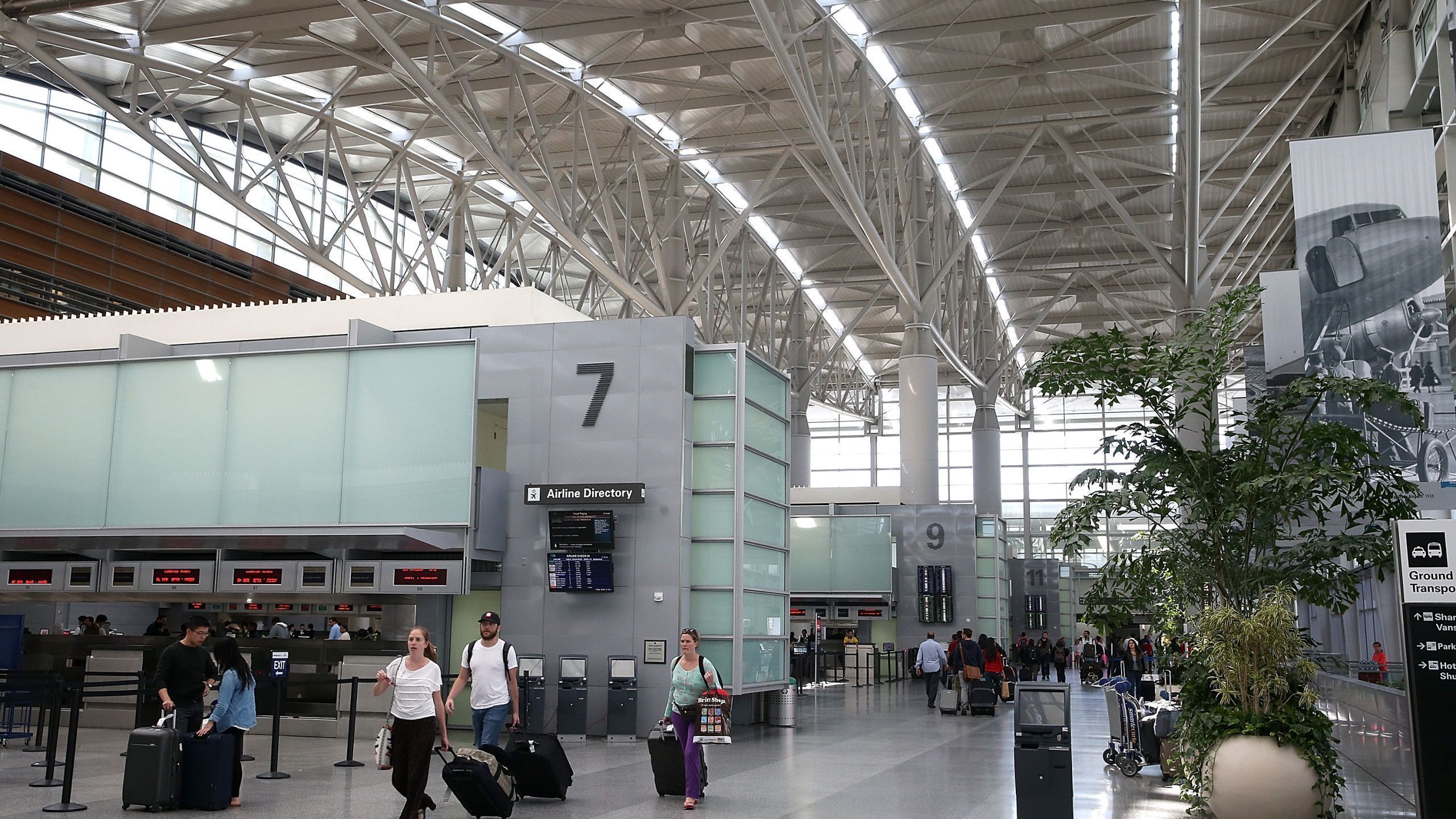 2560x1440 California airport named best in the U