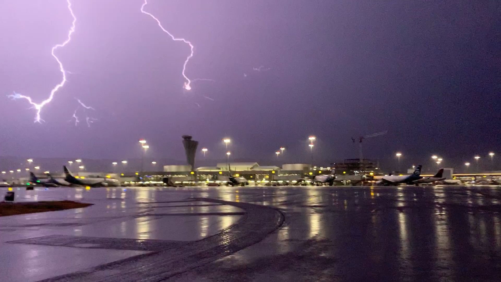 1920x1080 When lightning strikes at #SFO