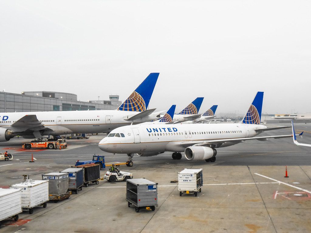 1024x768 United Airlines at SFO Francisco