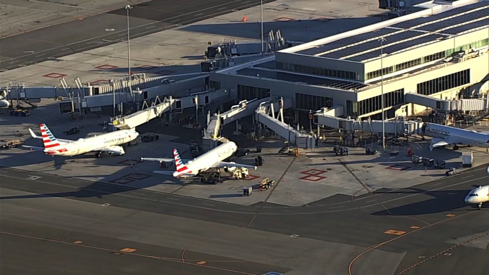 1600x900 San Francisco International Airport