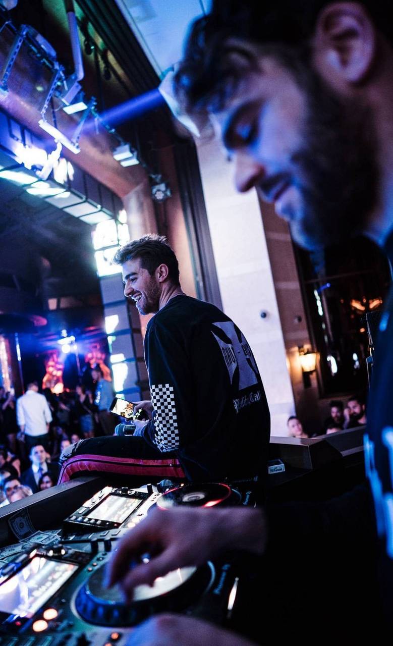 779x1280 The Chainsmokers Wallpaper