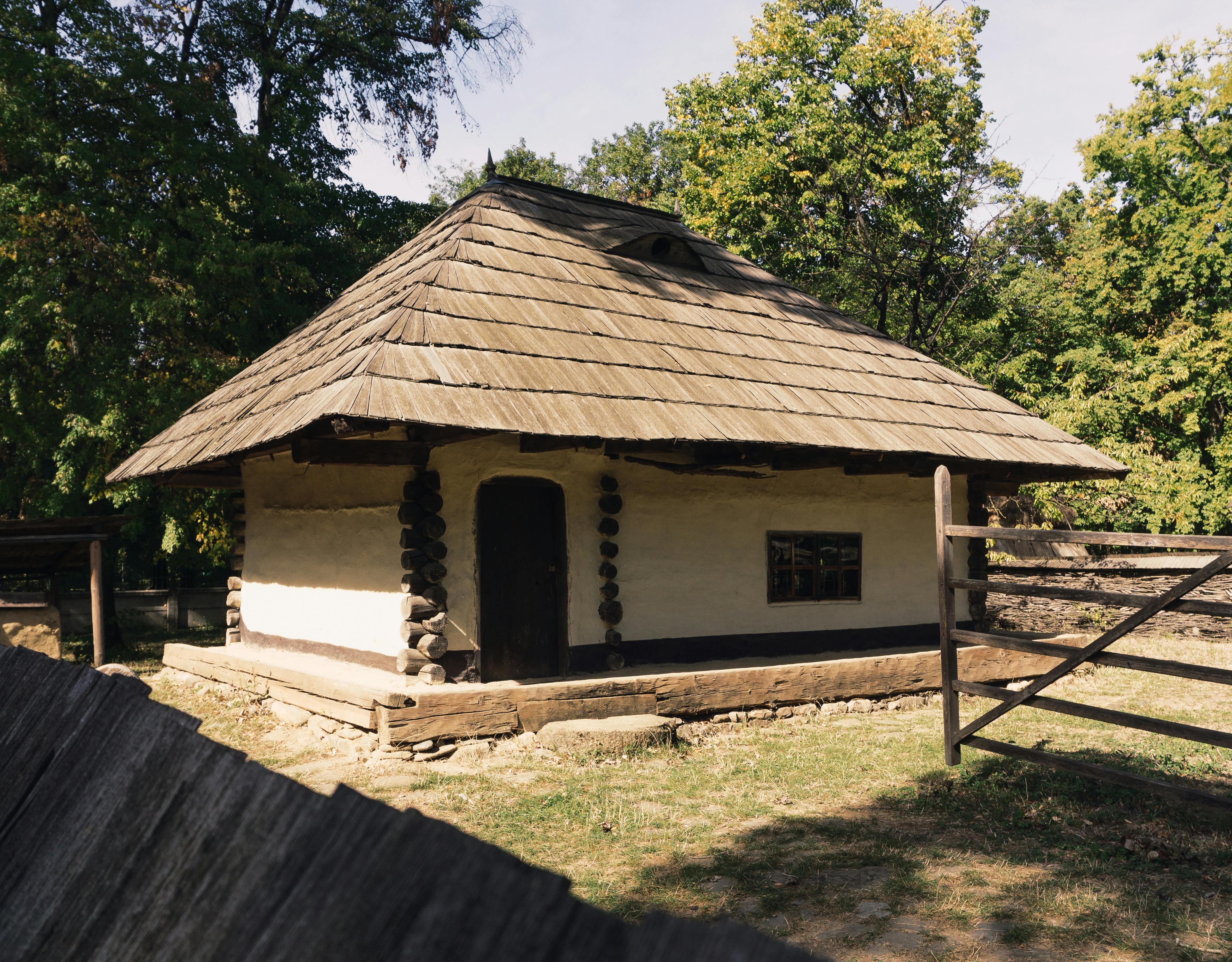 4326x3376 Wooden House in Summer · Free