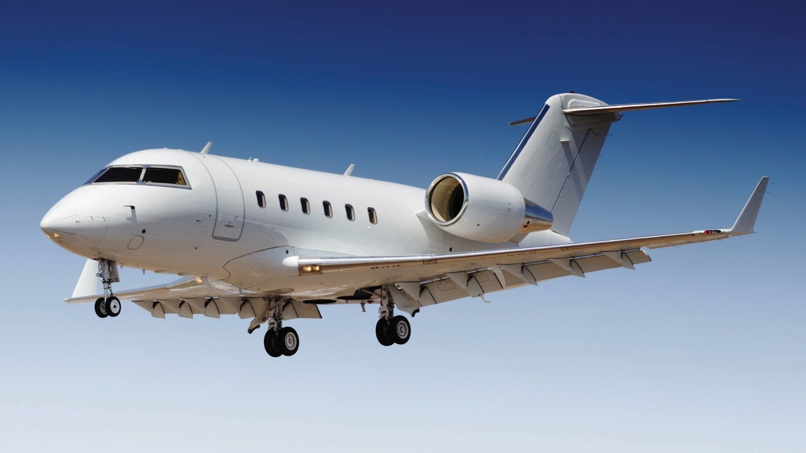 1600x900 Bombardier Challenger 601