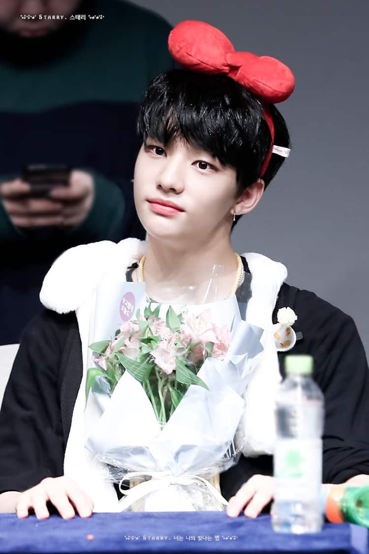 750x1125 Hyunjin