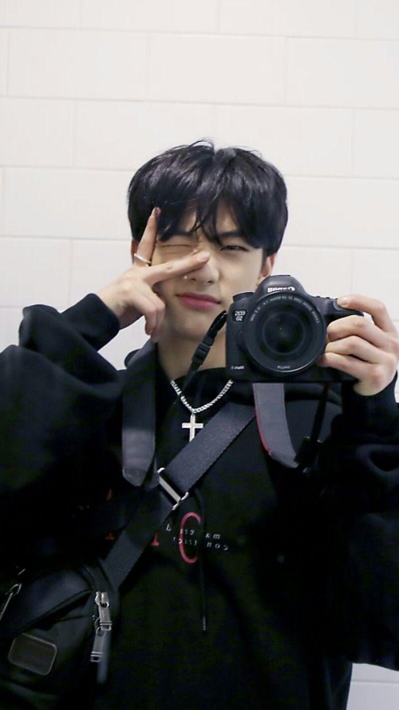 Hyunjin Wallpapers - Top Free Hyunjin Backgrounds - WallpaperAccess