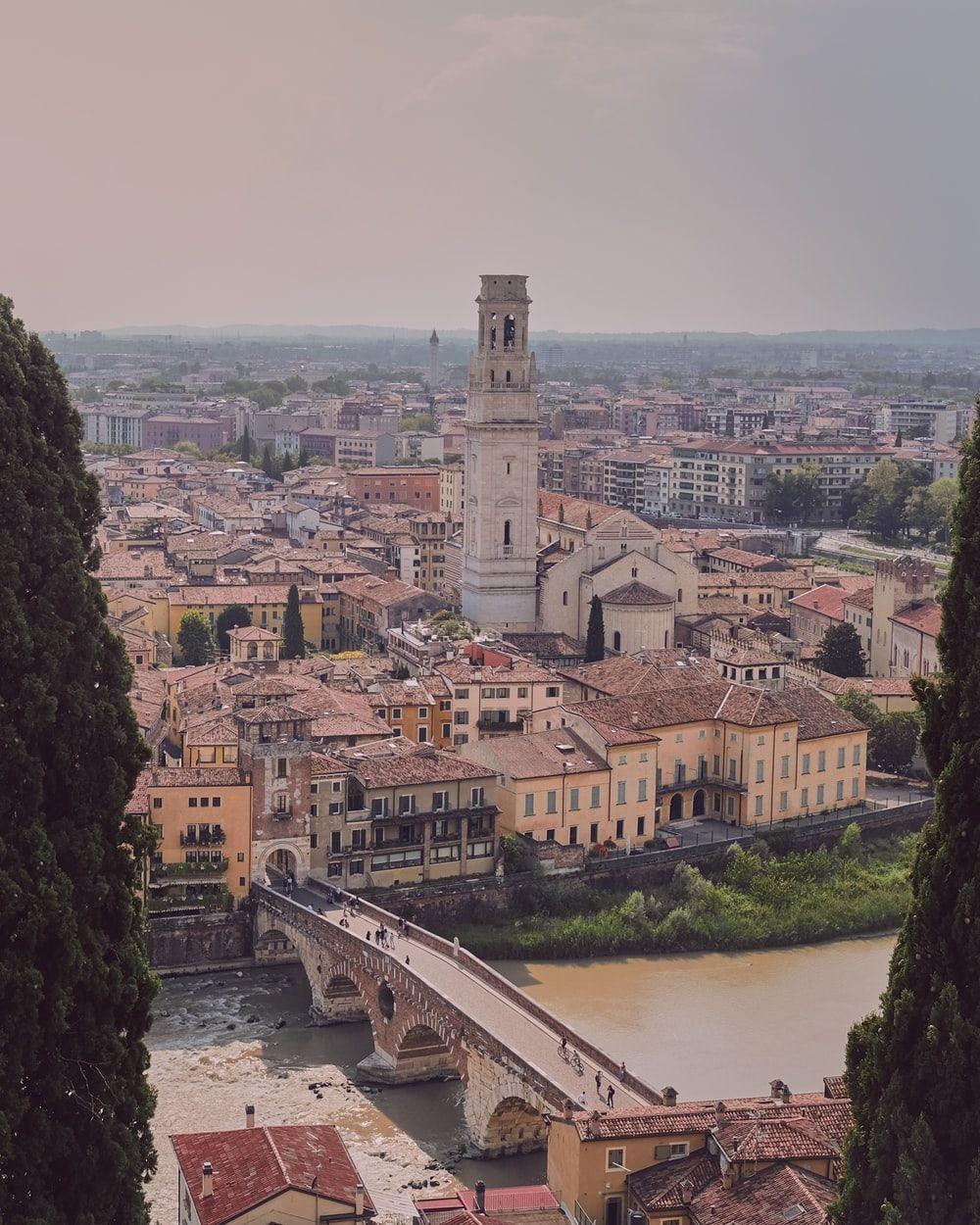 1000x1250 Ponte Peitra Bridge In Verona Picture. Download Free