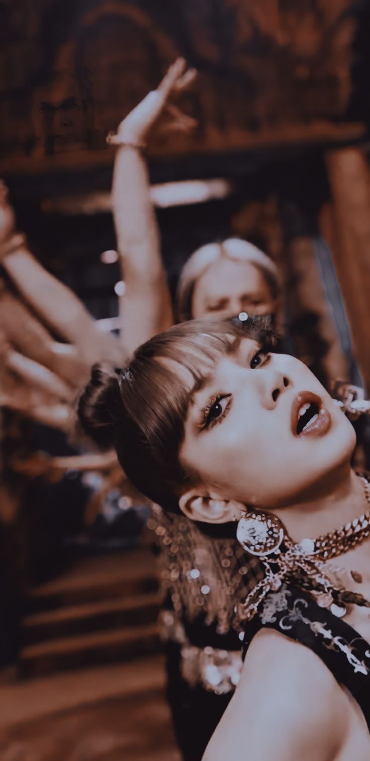 736x1513 Lalisa Manobal Wallpaper