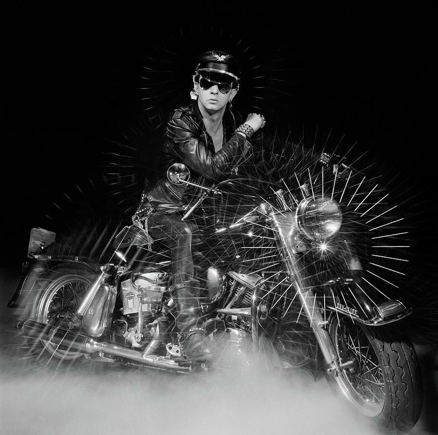900x893 Rob Halford Posed