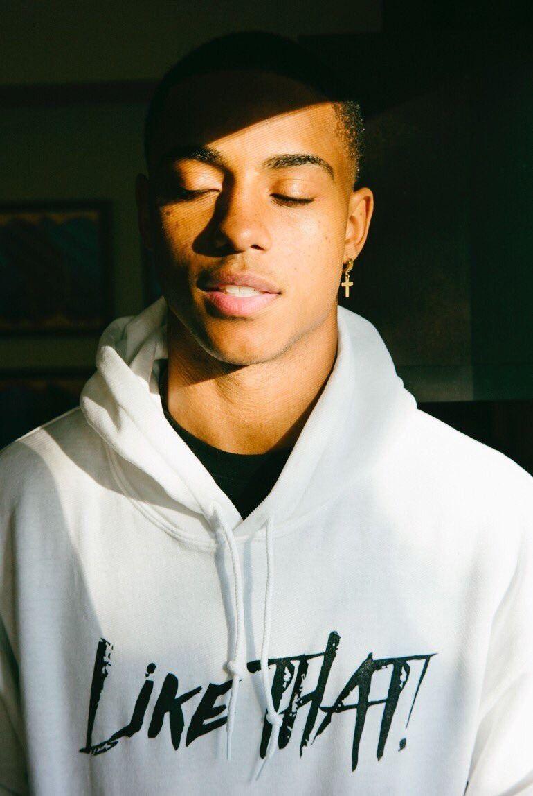 770x1148 Keith Powers Wallpaper