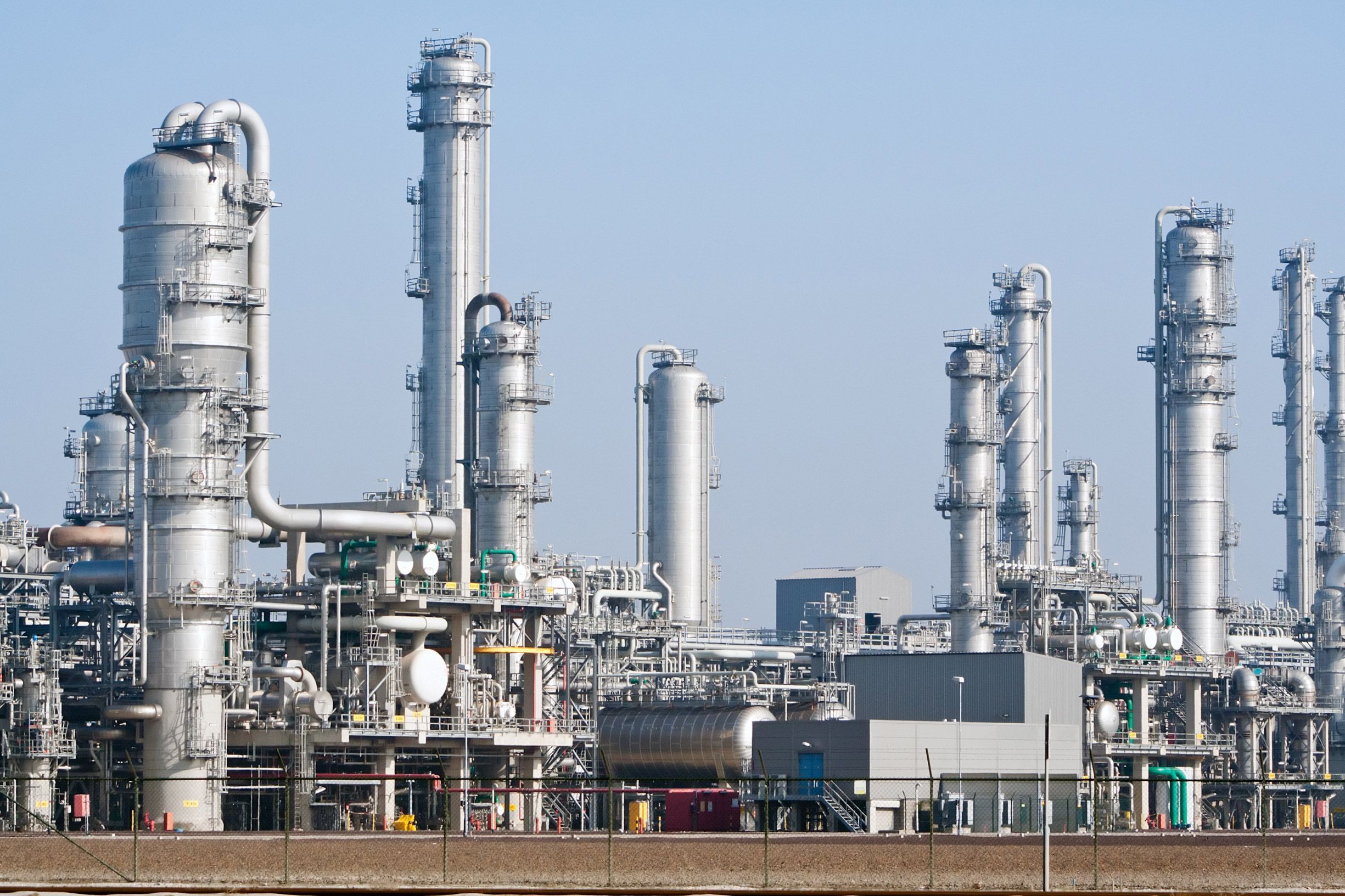 2450x1633 Chemical Plant HD Wallpaper