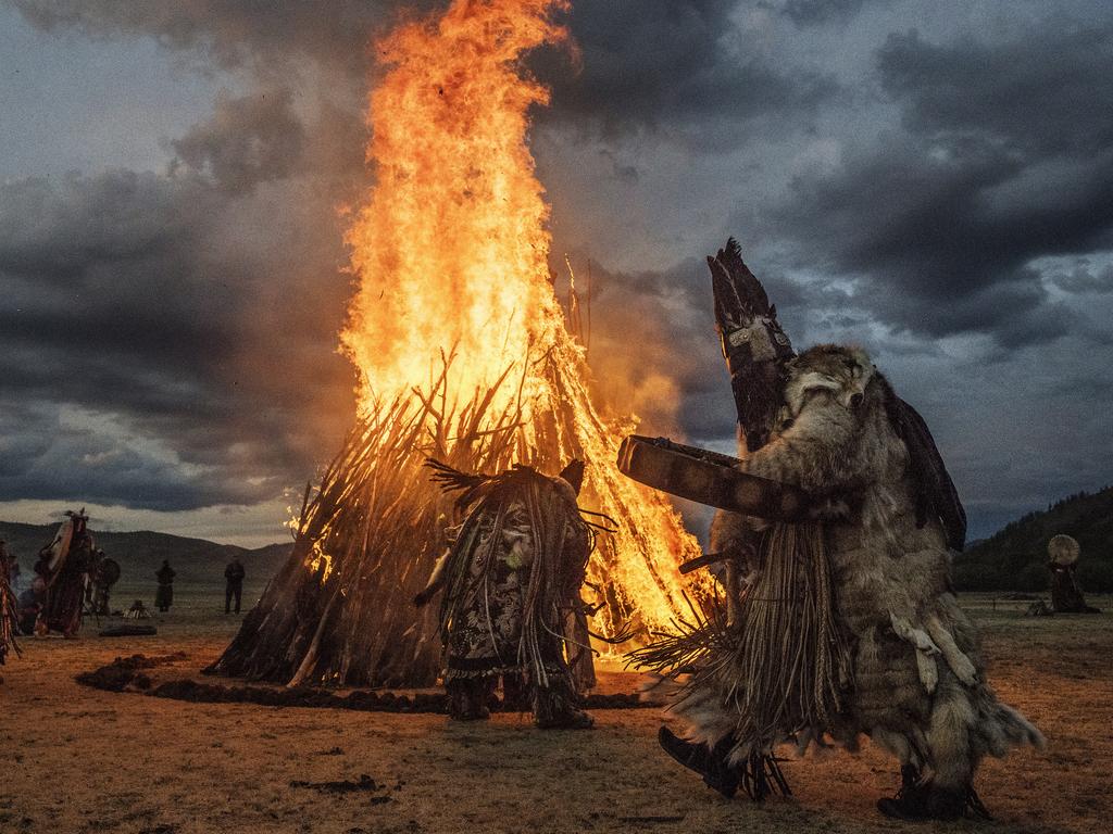 1024x768 Mongolian ritual