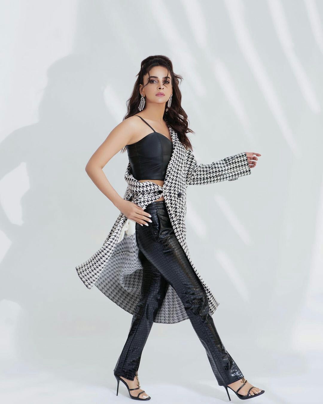 1080x1350 Saba Qamar Full Photohoot Video
