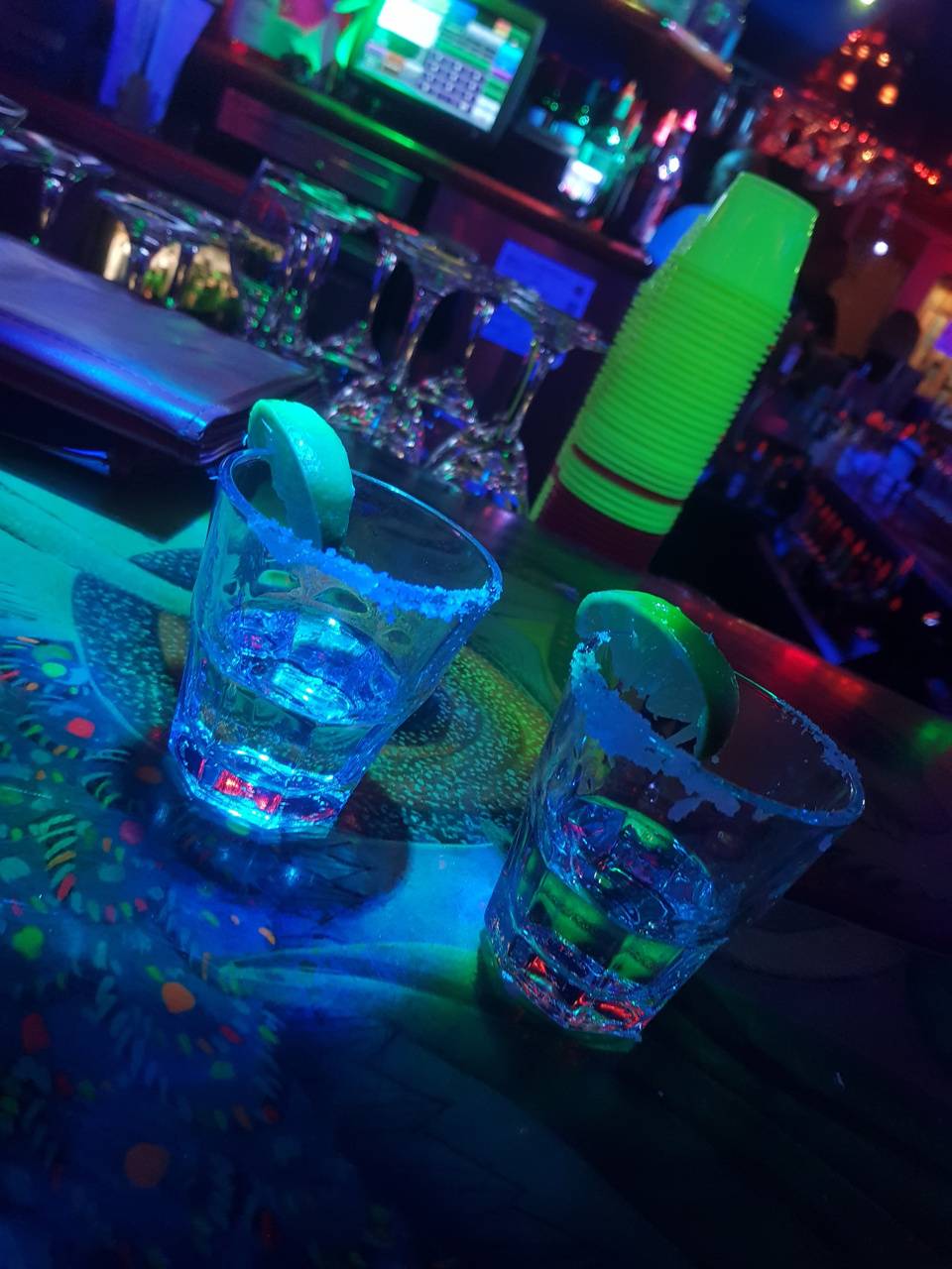 960x1280 Tequila Wallpaper
