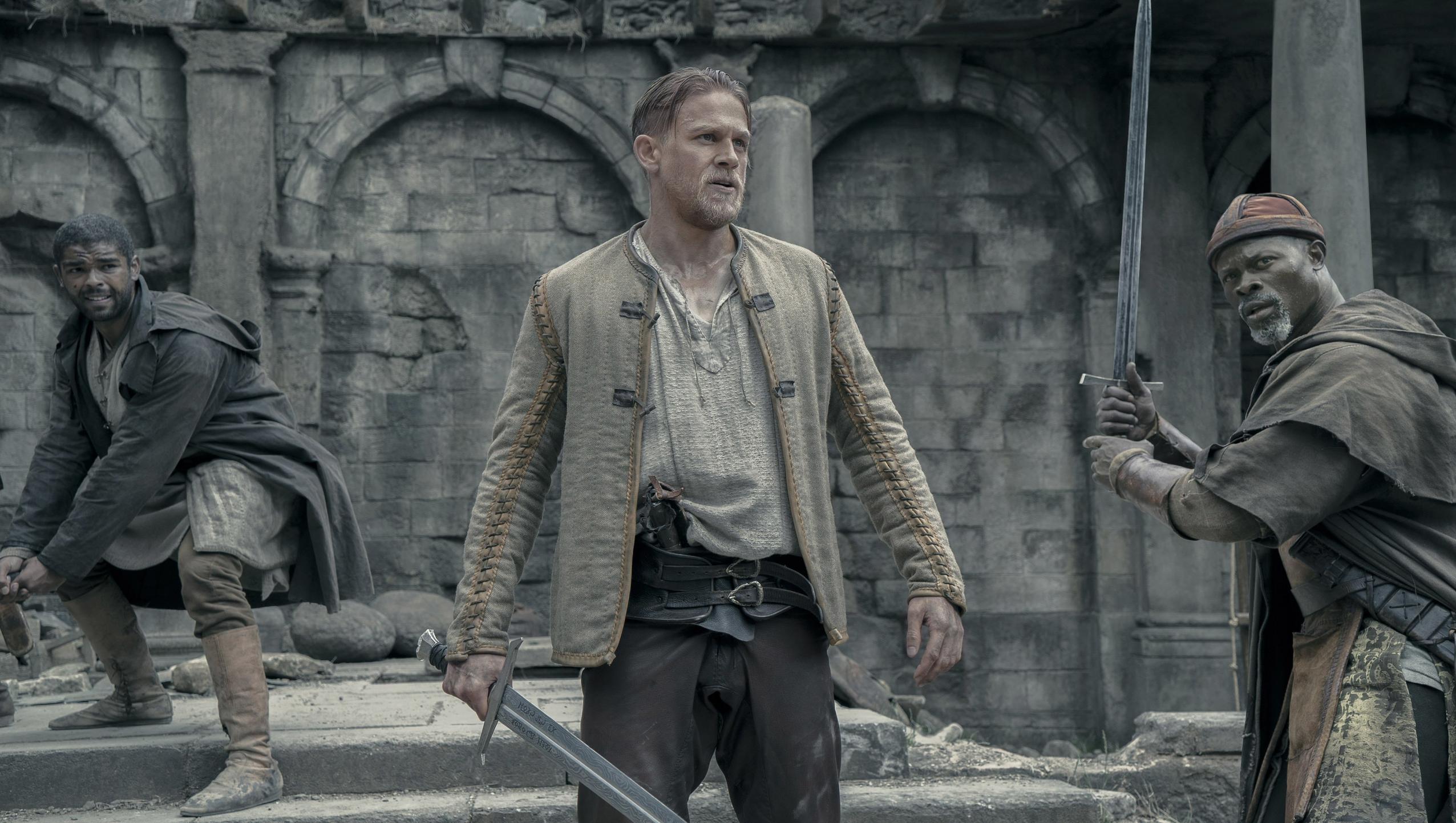 2552x1442 King Arthur: Legend of the Sword (2017) Desktop Wallpaper