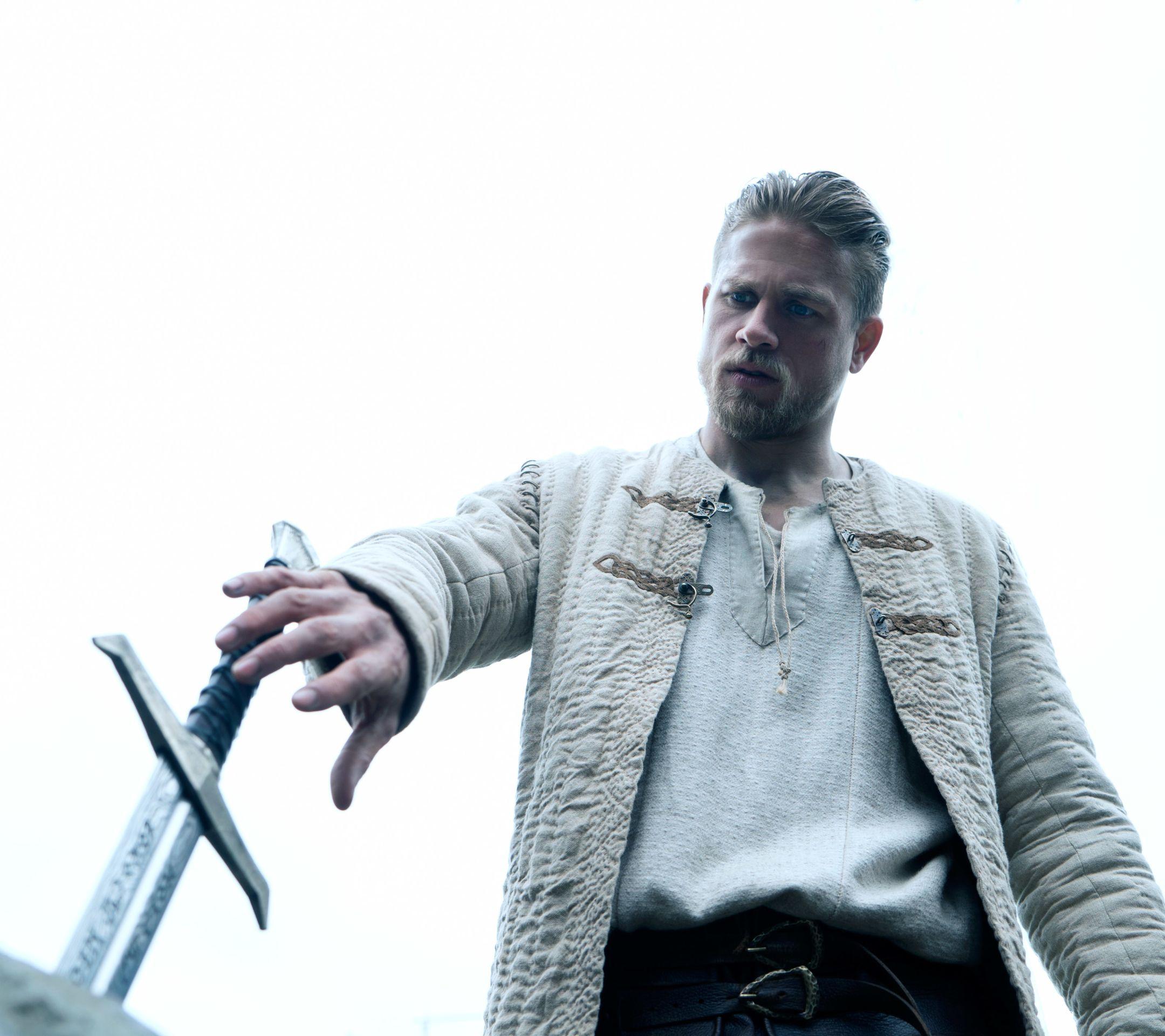 2160x1920 Movie King Arthur: Legend Of The Sword (2160x1920) Wallpaper