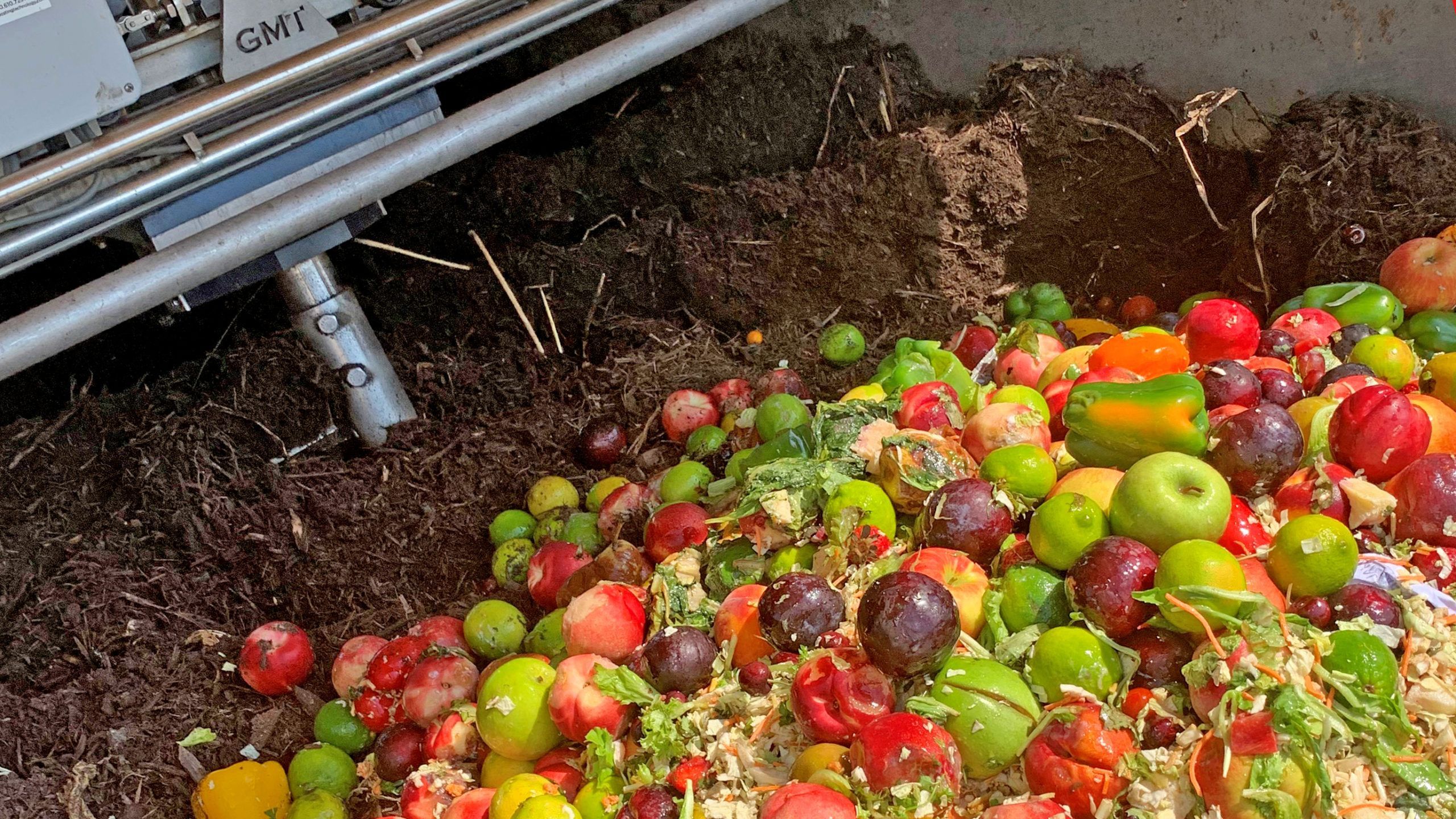 2560x1440 Composting Closes The Loop At Foodbank