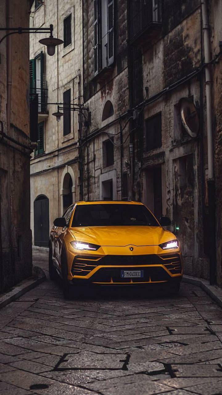 720x1280 LAMBORGHINI URUS Wallpaper