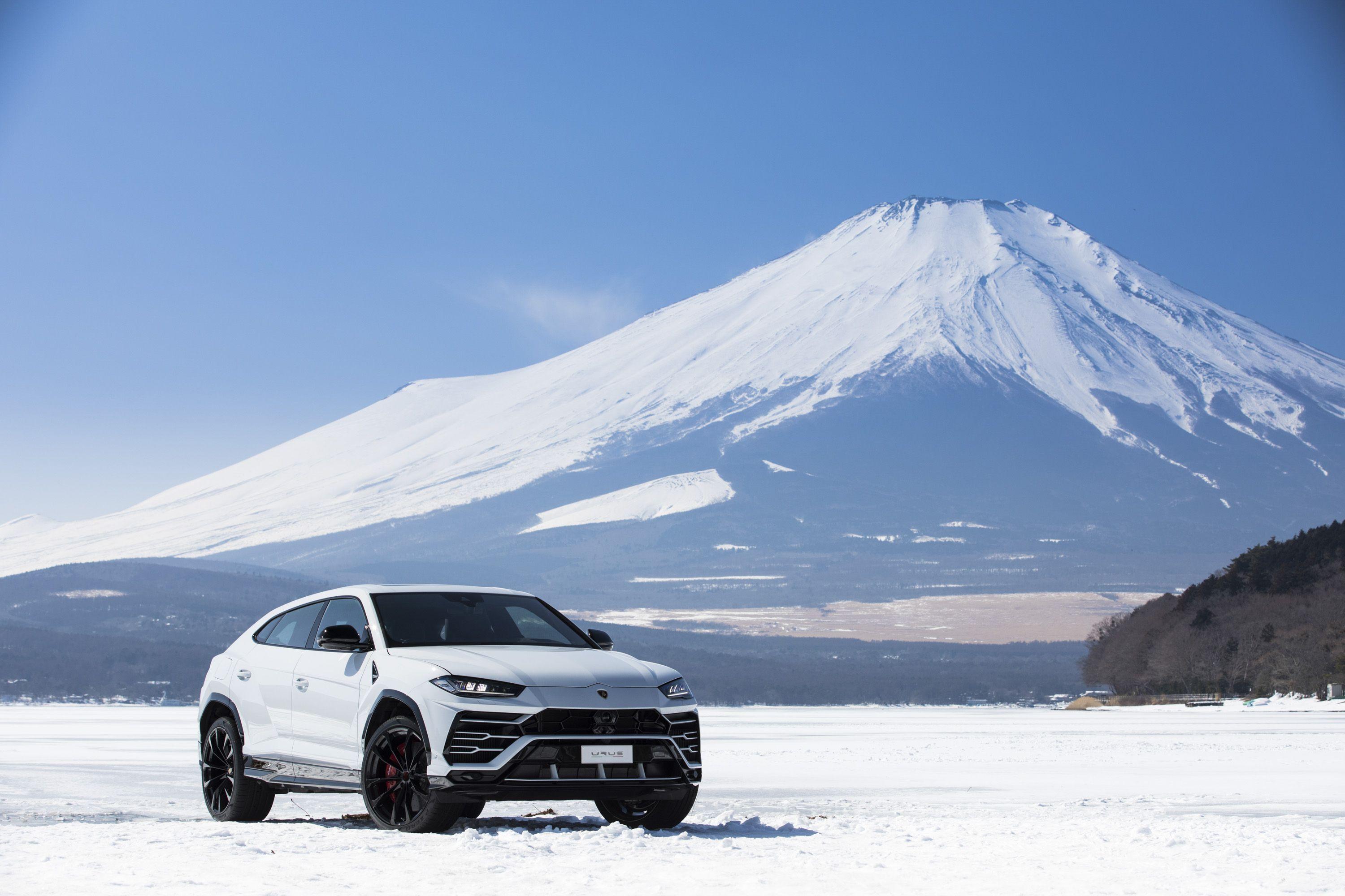 3000x2000 Wallpaper Of The Day: 2019 Lamborghini Urus