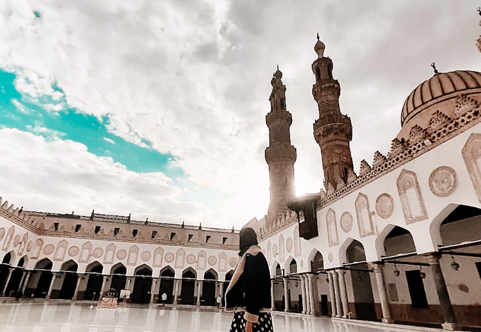 2048x1416 Home BLOG How Solo Traveling to Egypt