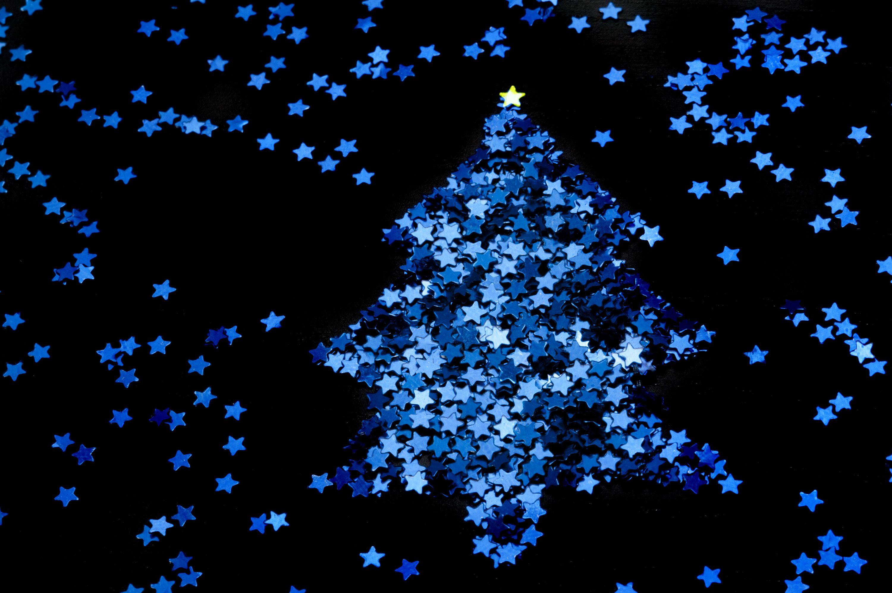 3000x1996 Wallpaper Christmas tree, Blue stars, Dark background