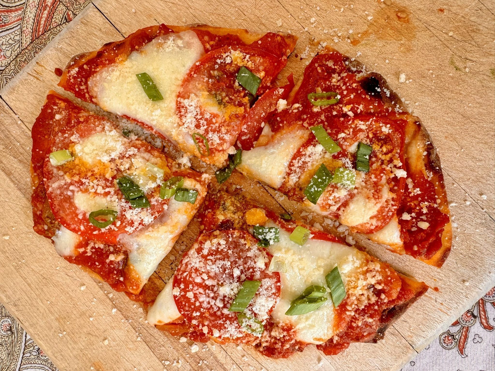 2048x1536 Speedy Margherita Naan Pizza