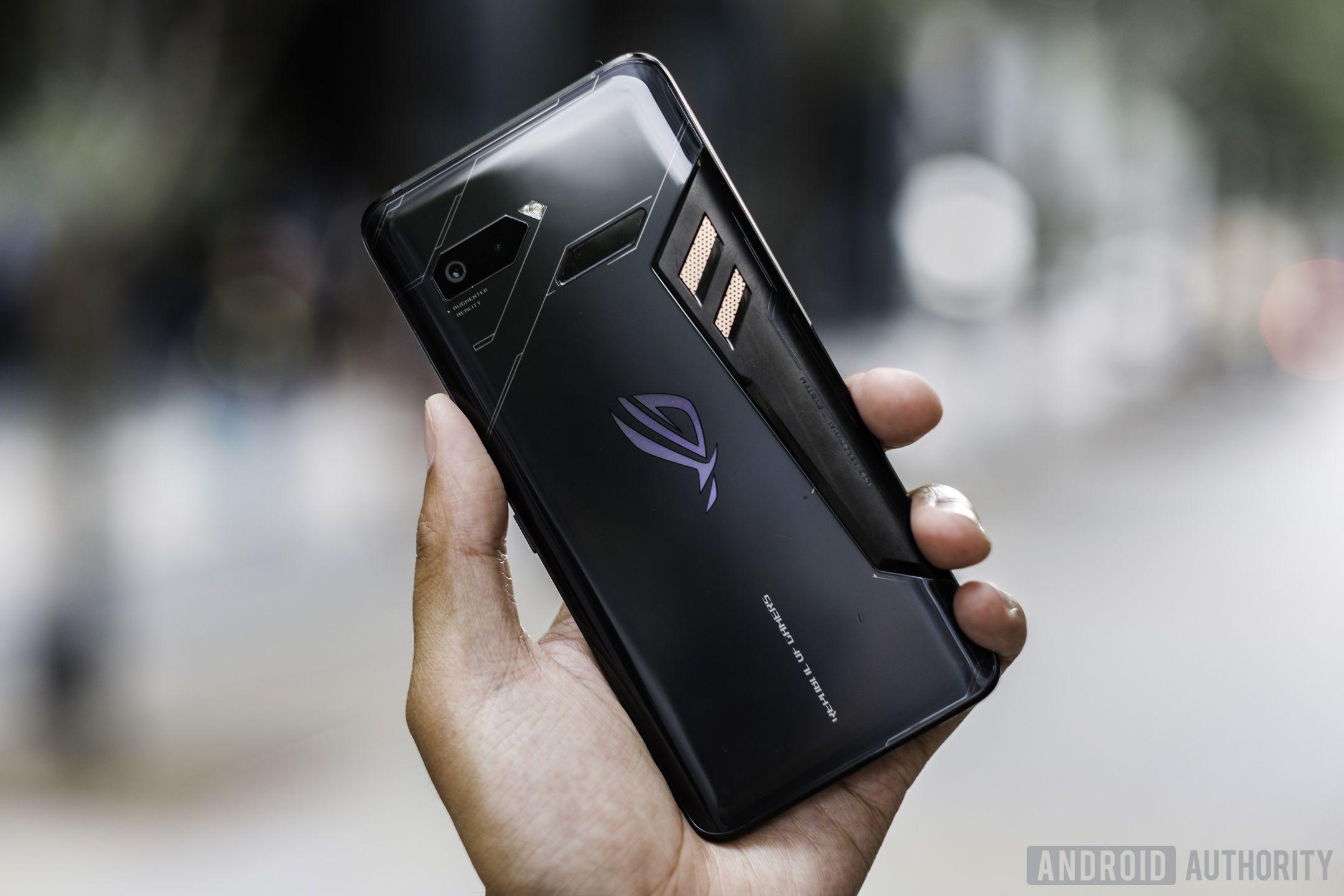 2160x1440 Download Asus ROG Phone wallpaper right here!