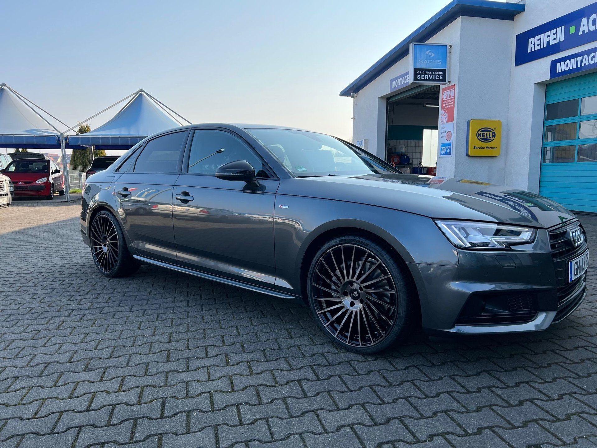 1920x1440 AUDI A4 B8(B9) VR3 schwarz smoke poliert