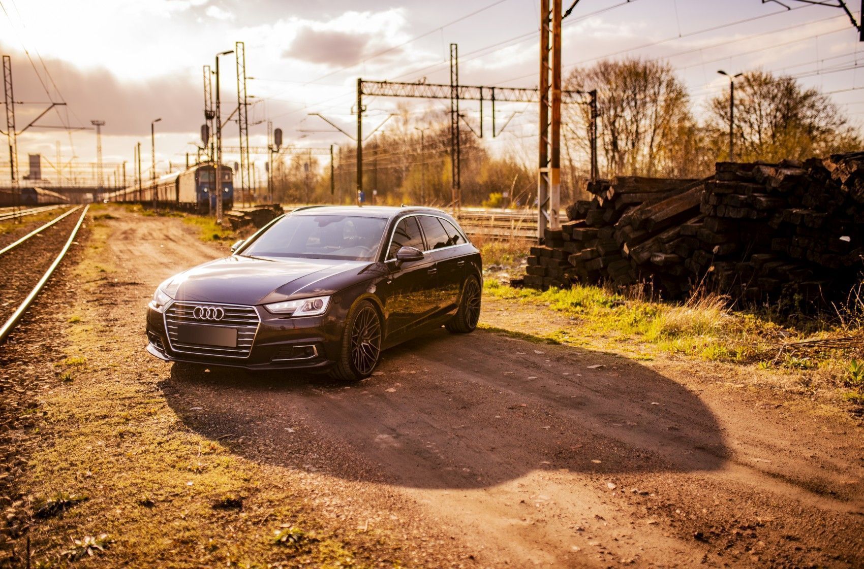 1700x1121 AUDI A4 / S4 / RS4