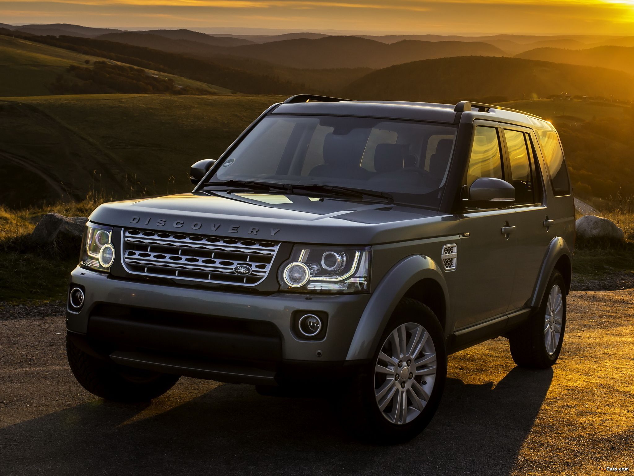 2048x1536 Land Rover Discovery 4 SCV6 HSE 2013