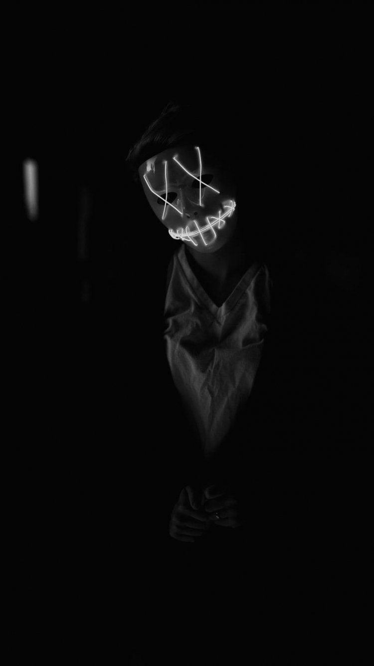 750x1334 Black Aesthetic iPhone 11 Wallpaper