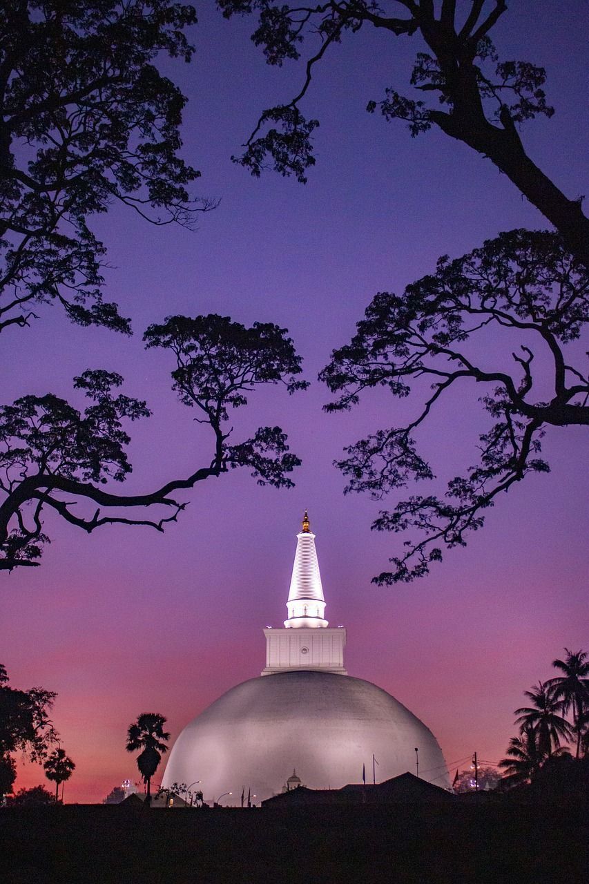 853x1280 Anuradhapura Ruwanweli Maha Seya