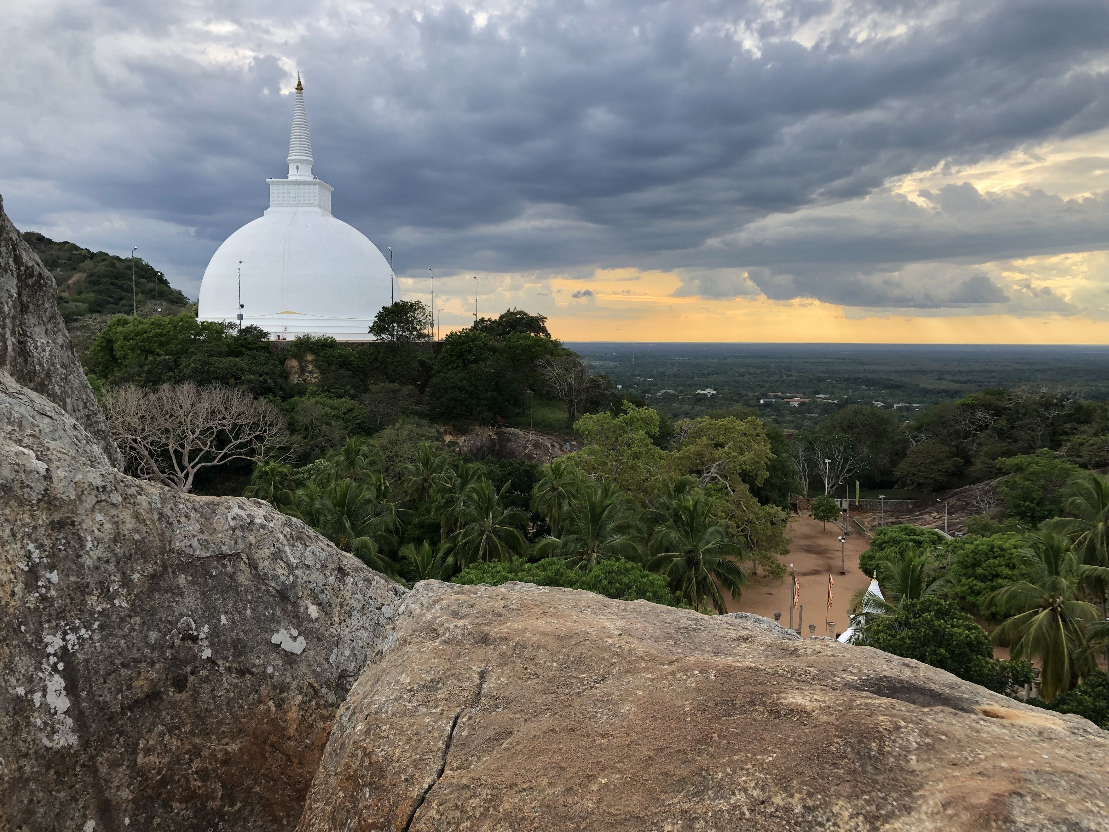 3840x2880 Travel Guide for Anuradhapura District