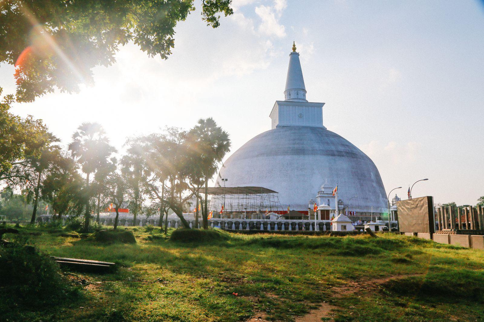 1600x1066 Anuradhapura, Ancient Sri Lankan