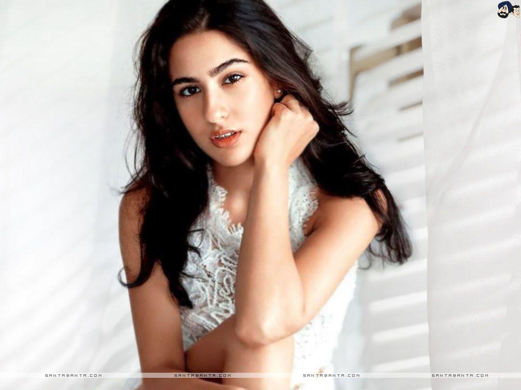 1024x768 Hot Bollywood Heroines & Actresses HD Wallpaper I Indian