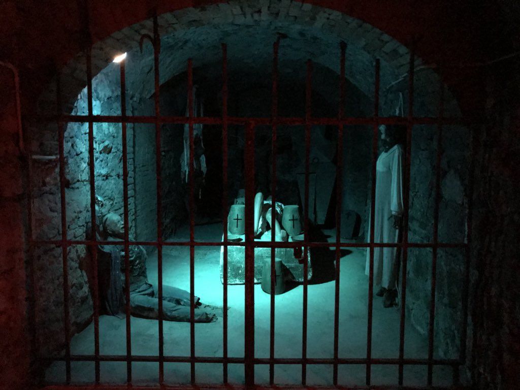 1024x768 Scenes from the Dario Argento museum