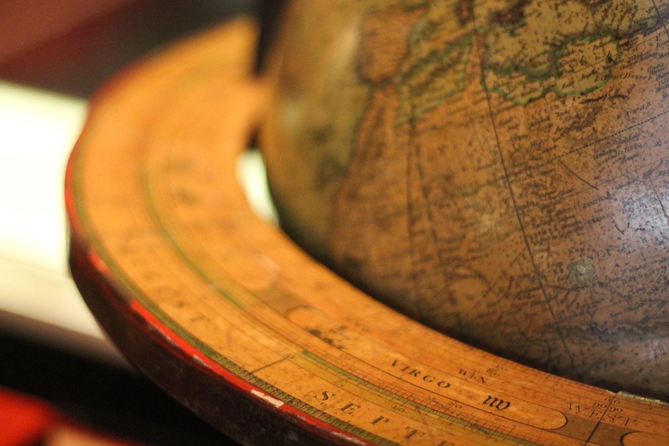 2256x1504 Globe HD Wallpaper