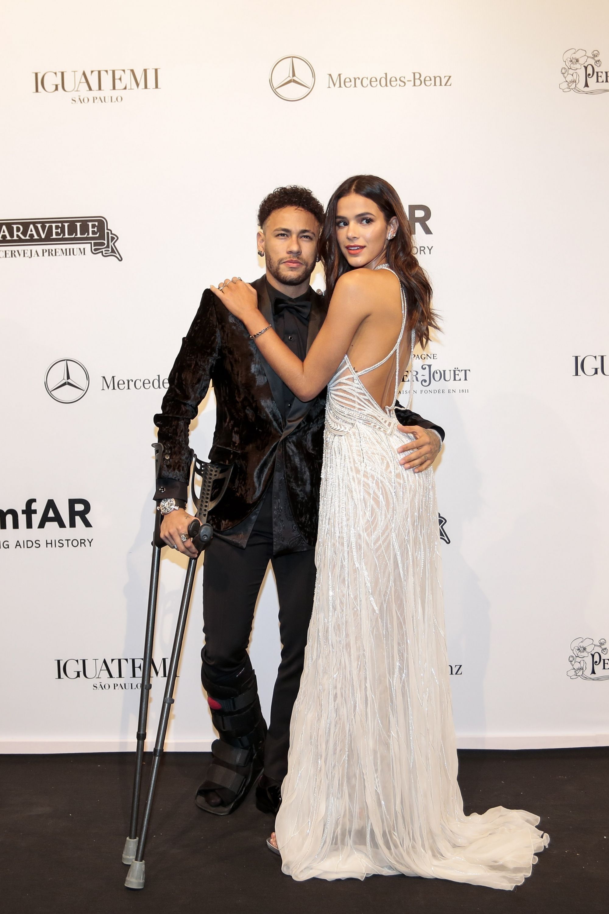 2000x3000 Bruna Marquezine Wallpaper 30 image