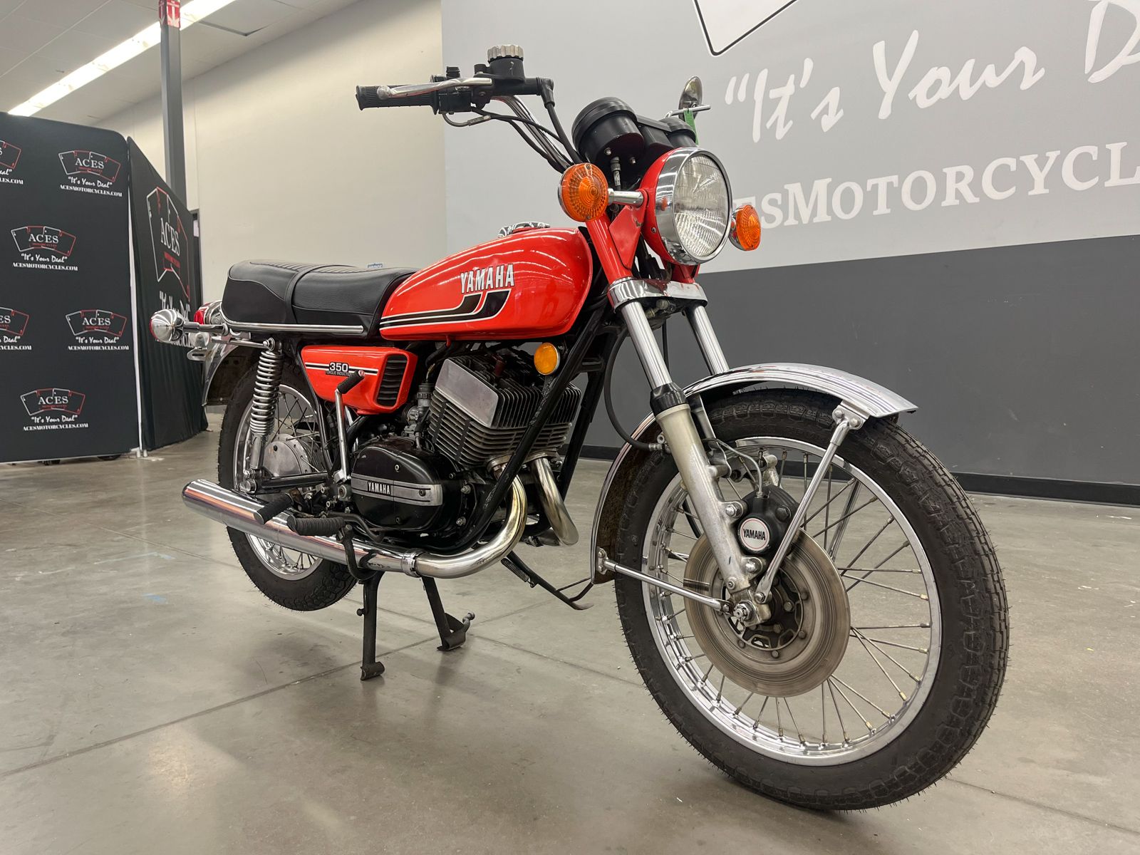 1600x1200 Yamaha RD350