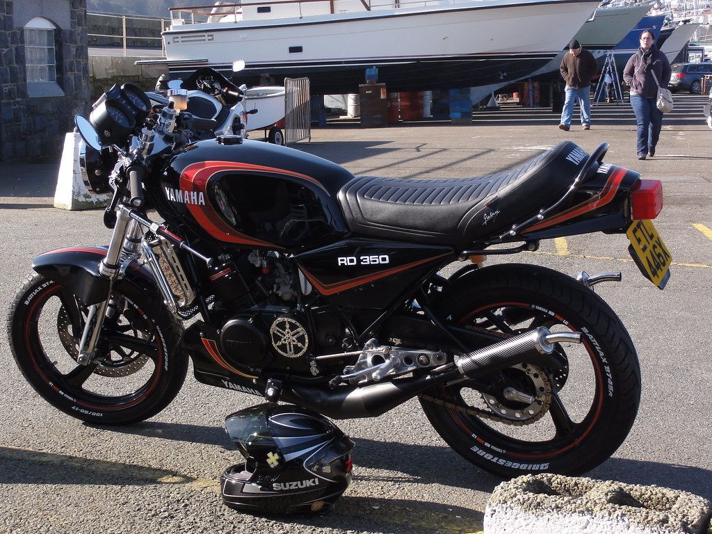 1024x768 Yamaha RD350 LC. Very tidy Black 350