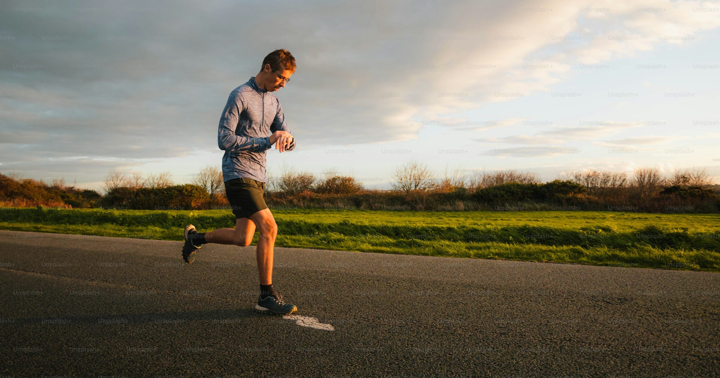 3000x1575 Running Watch Picture. Download Free