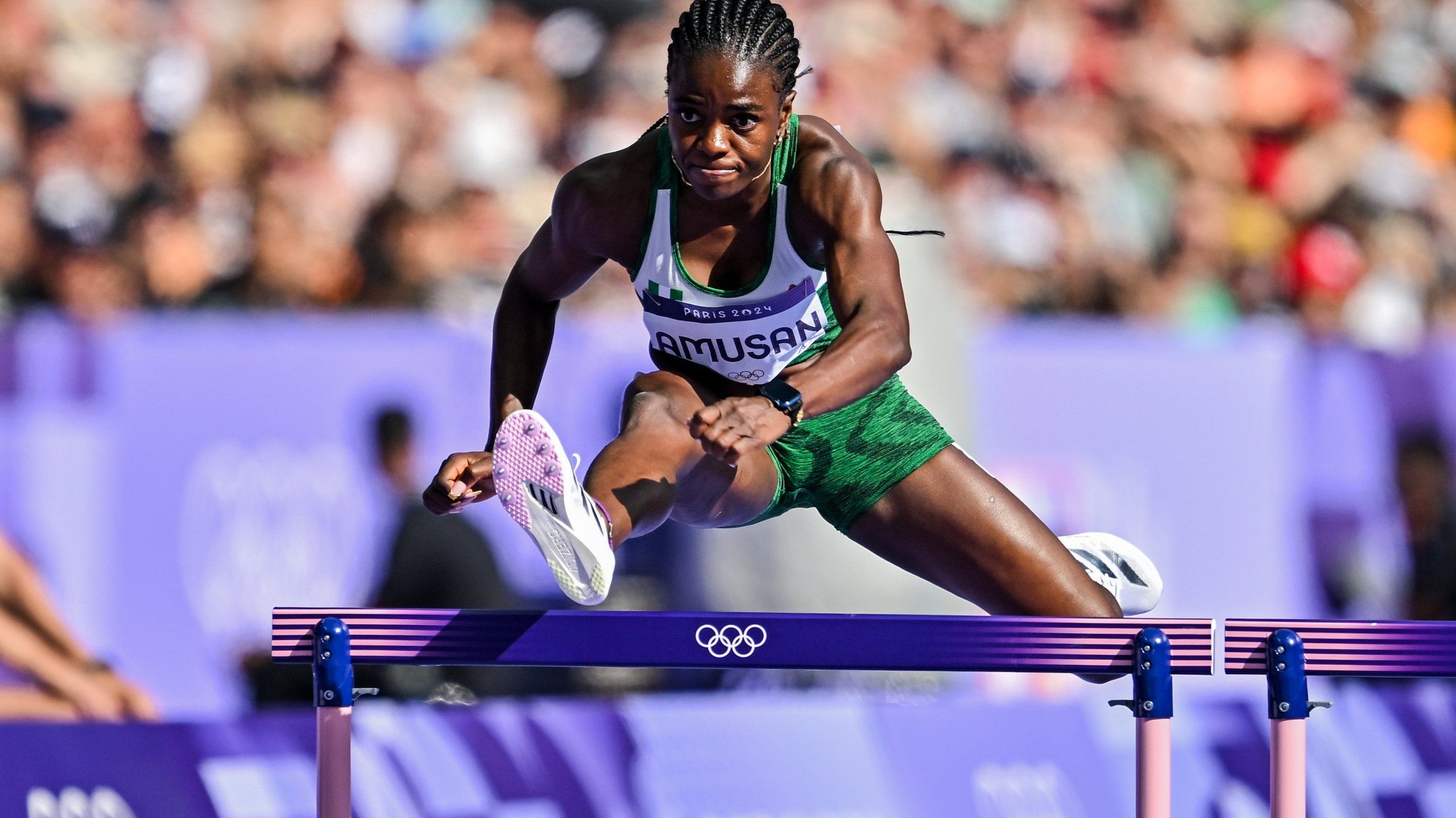 2560x1440 Former UTEP star Tobi Amusan advances