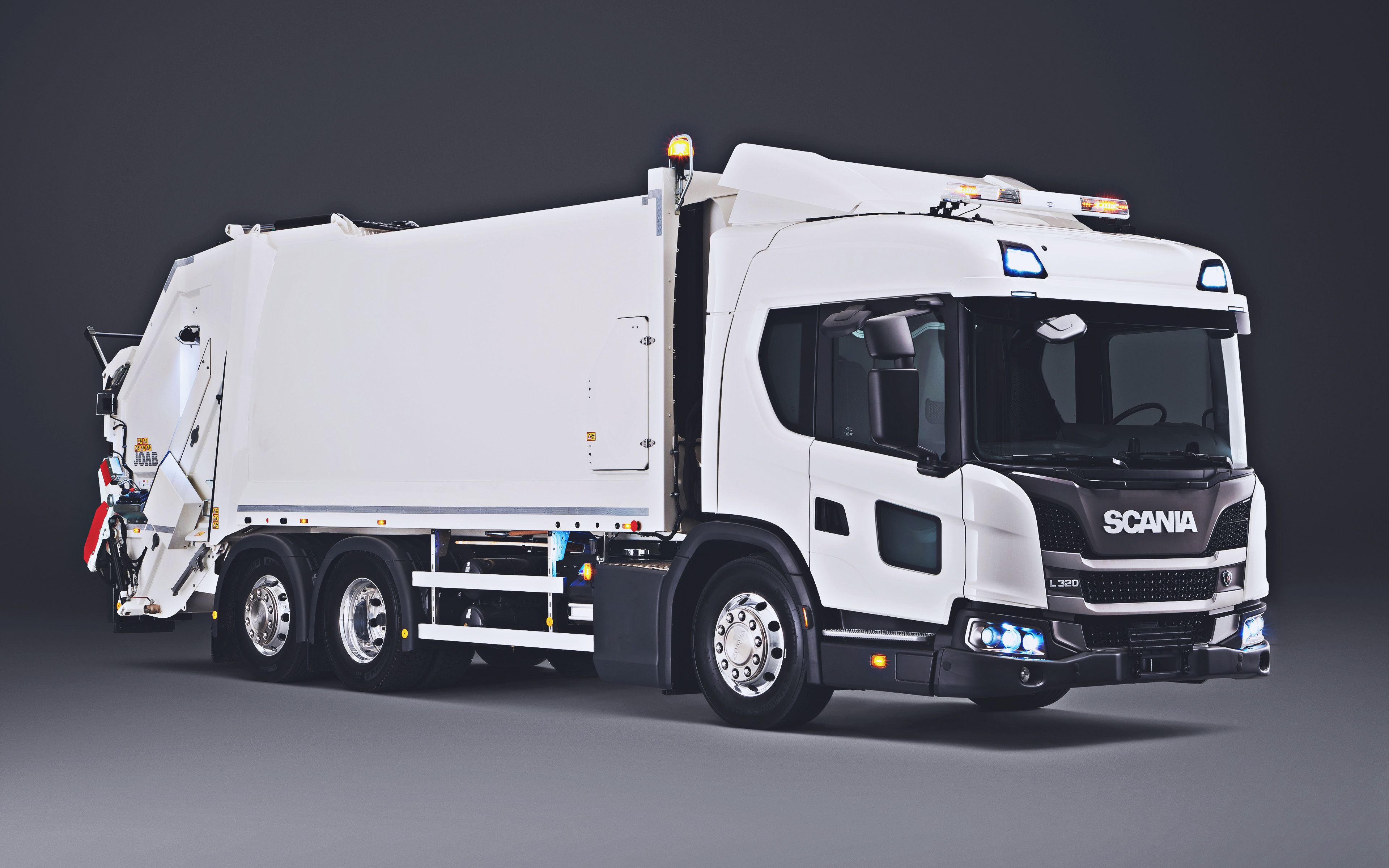 3840x2400 Garbage Truck Wallpaper