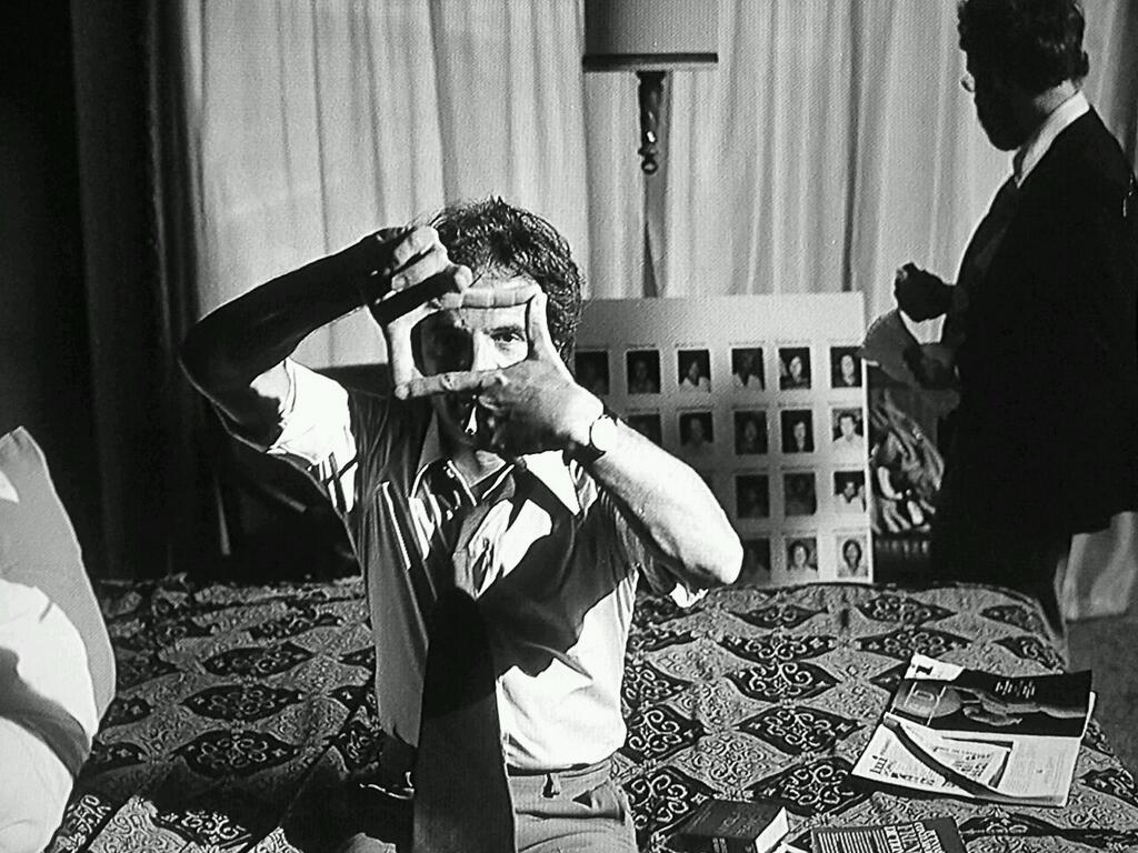 1024x768 Truffaut Wallpaper