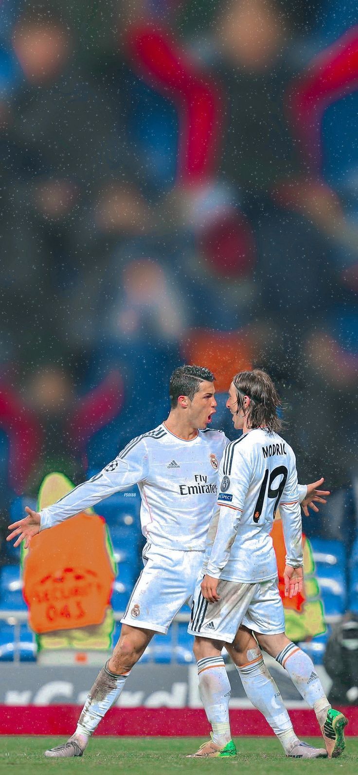 736x1592 4k Wallpaper Cristiano Ronaldo and Modric Real Madrid 2014