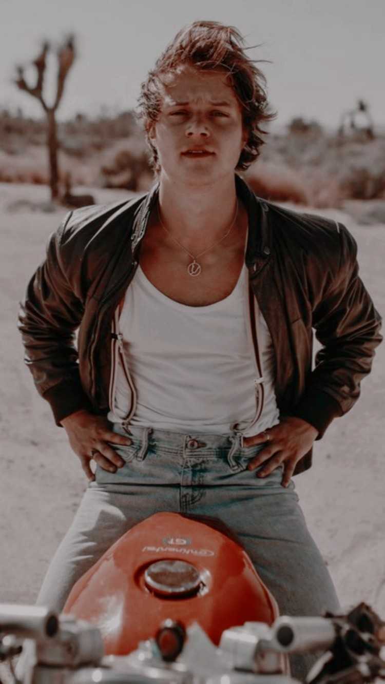 750x1333 JJ OBX Wallpaper